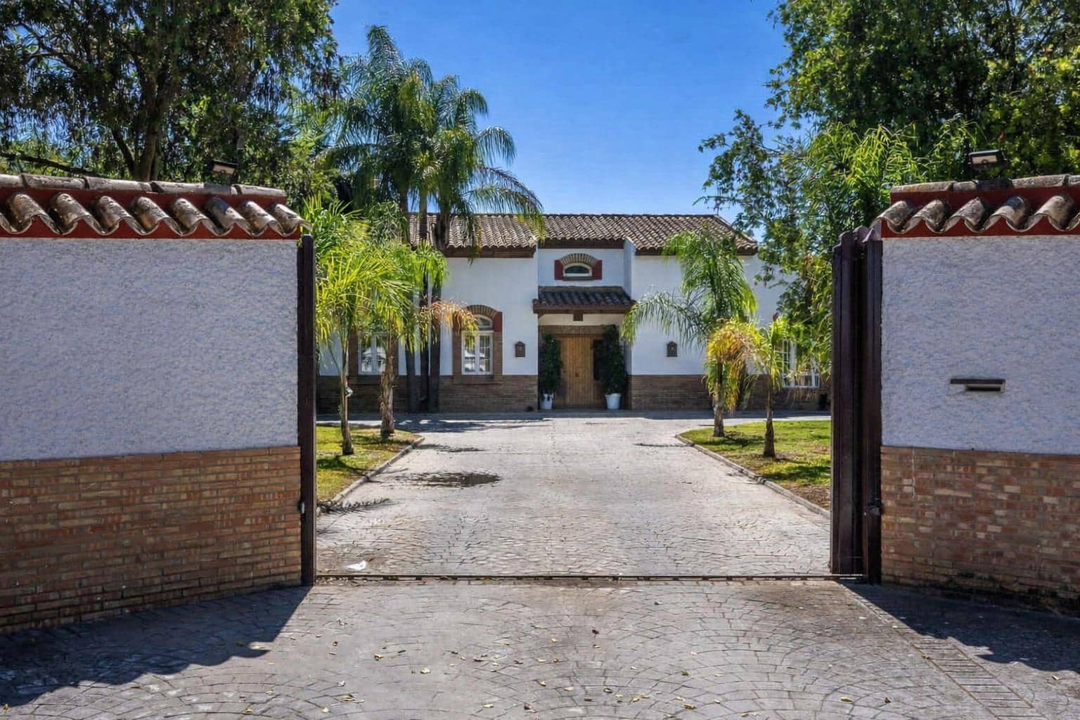 5 sypialnia Willa na sprzedaż w Jerez de la Frontera z basenem garażem - 1 400 000 € (Ref: 9786791)