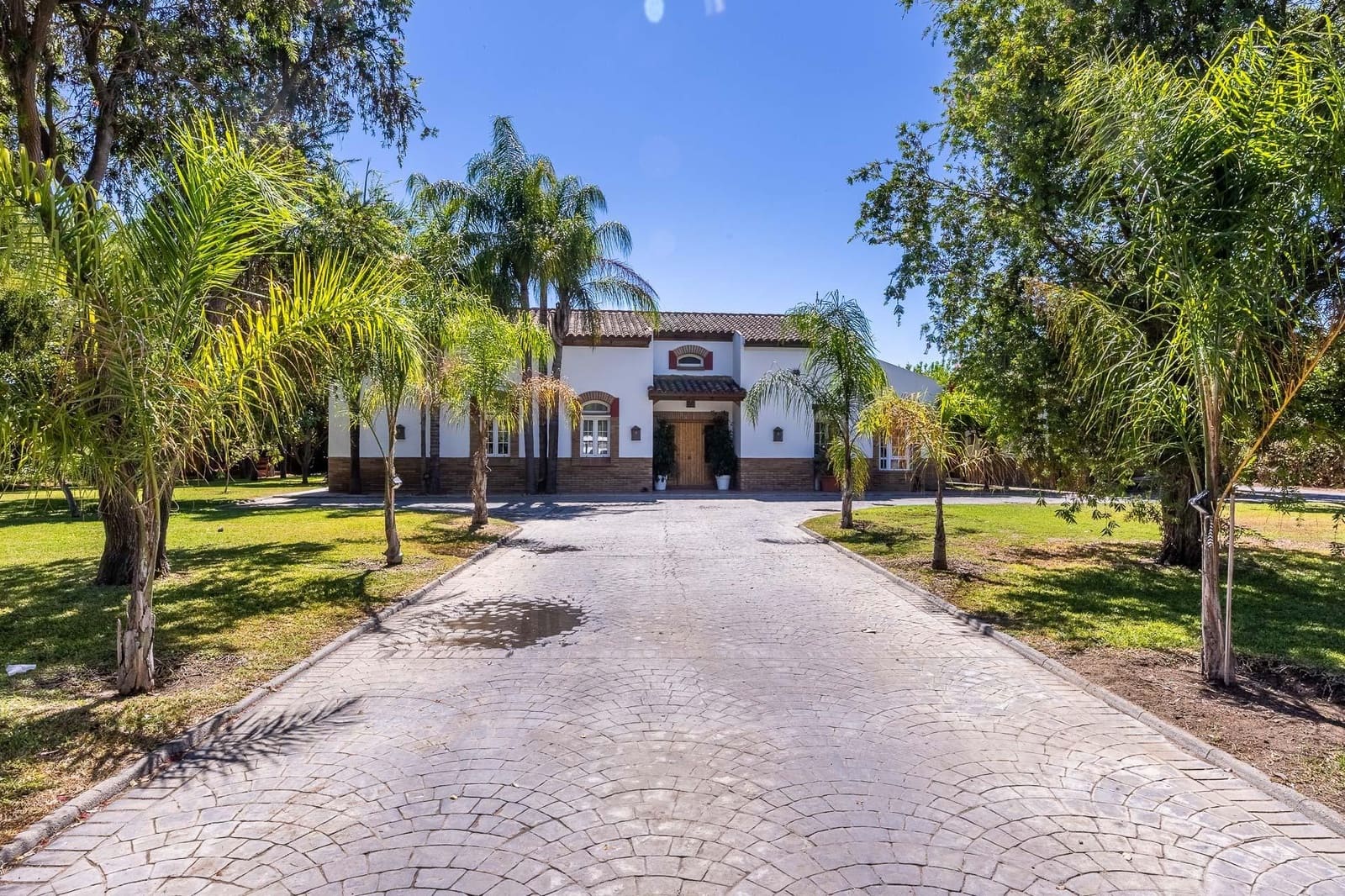 5 sypialnia Willa na sprzedaż w Jerez de la Frontera z basenem garażem - 1 400 000 € (Ref: 9786791)