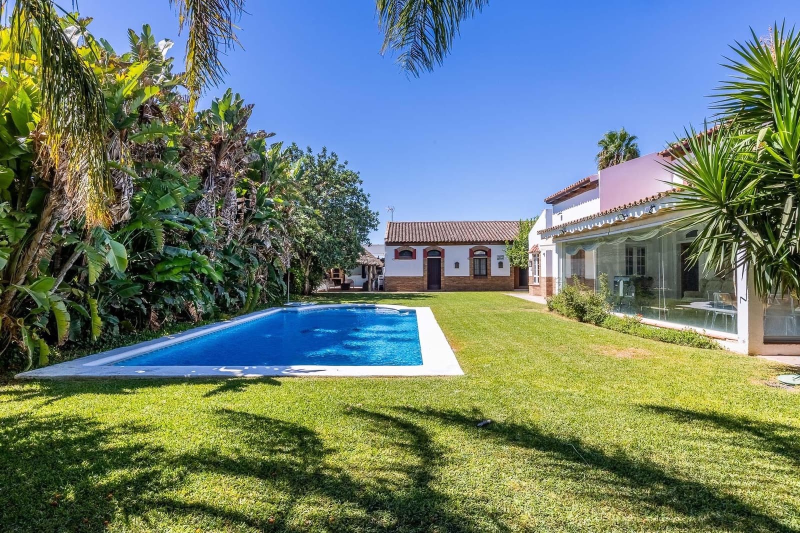 5 sypialnia Willa na sprzedaż w Jerez de la Frontera z basenem garażem - 1 400 000 € (Ref: 9786791)