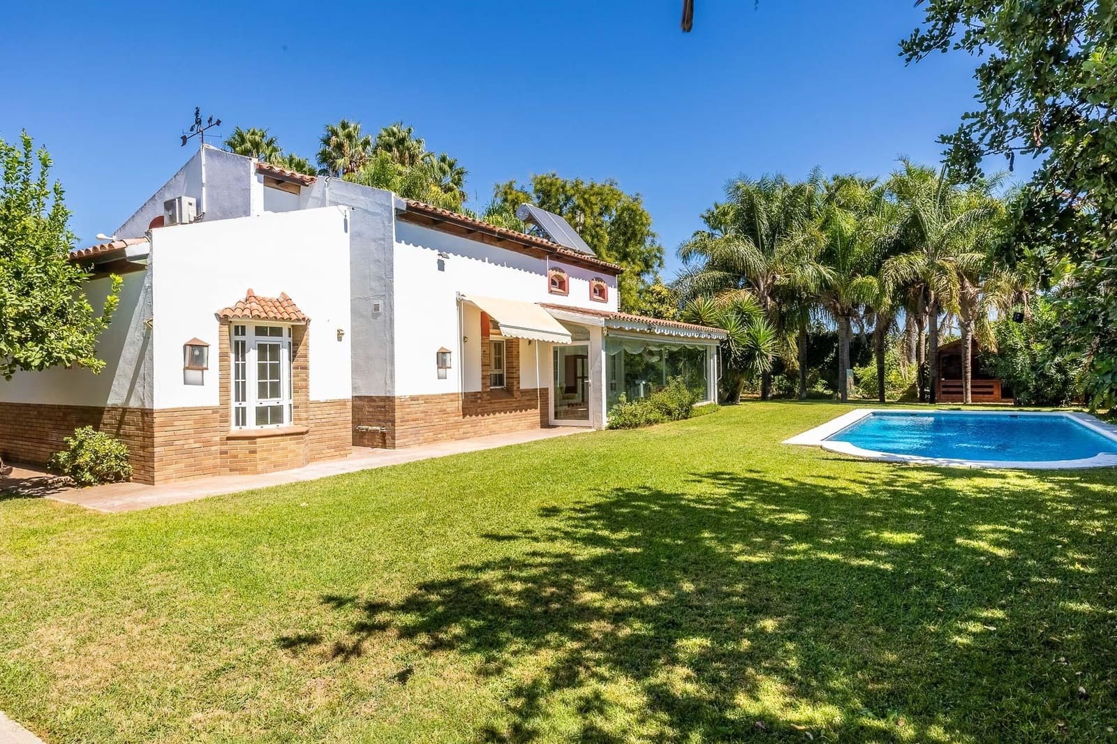 5 sypialnia Willa na sprzedaż w Jerez de la Frontera z basenem garażem - 1 400 000 € (Ref: 9786791)