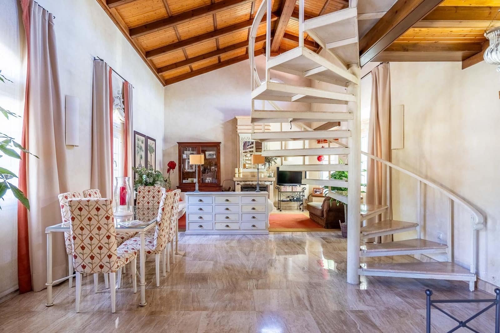 5 sypialnia Willa na sprzedaż w Jerez de la Frontera z basenem garażem - 1 400 000 € (Ref: 9786791)