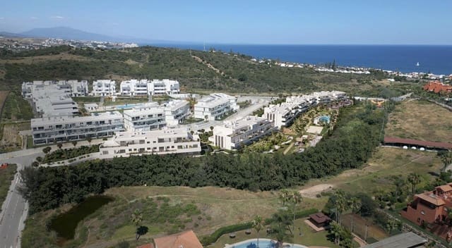 2 slaapkamer Appartement te koop in Estepona met zwembad - € 405.000 (Ref: 9788742)