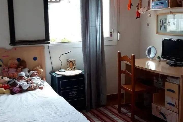 5 slaapkamer Rijtjeshuis te koop in Castellar de la Frontera met garage - € 199.000 (Ref: 9794850)