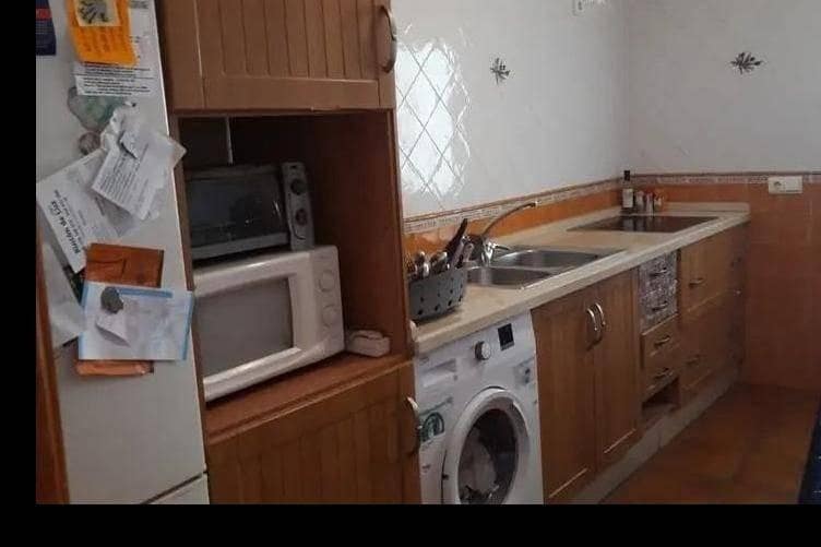 5 slaapkamer Rijtjeshuis te koop in Castellar de la Frontera met garage - € 199.000 (Ref: 9794850)