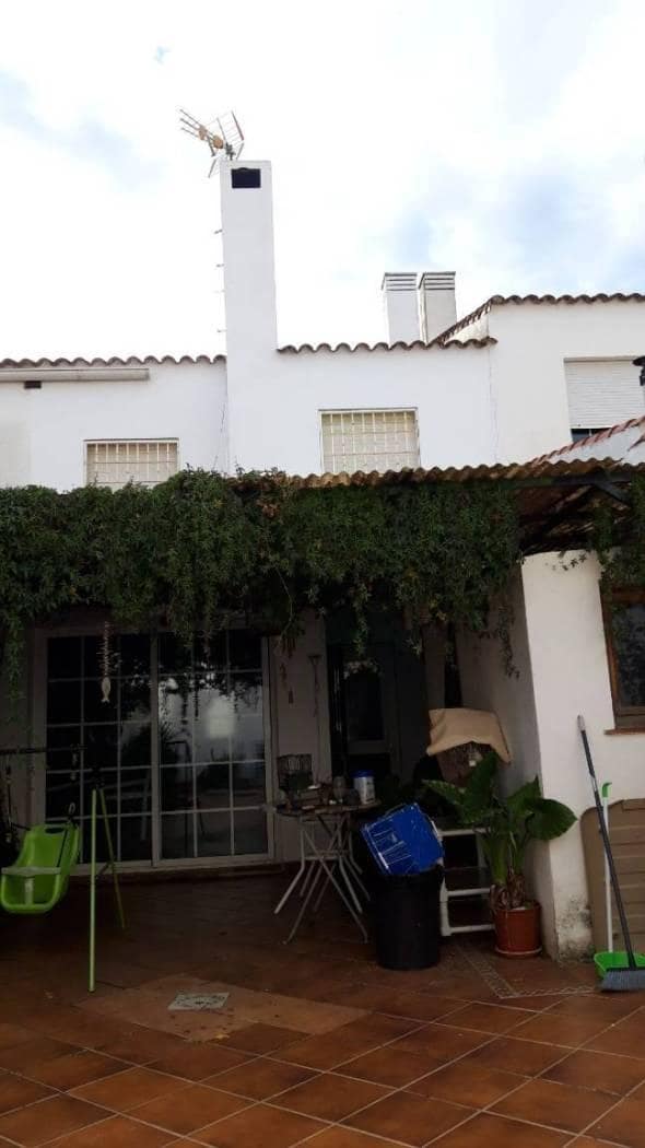 5 slaapkamer Rijtjeshuis te koop in Castellar de la Frontera met garage - € 199.000 (Ref: 9794850)