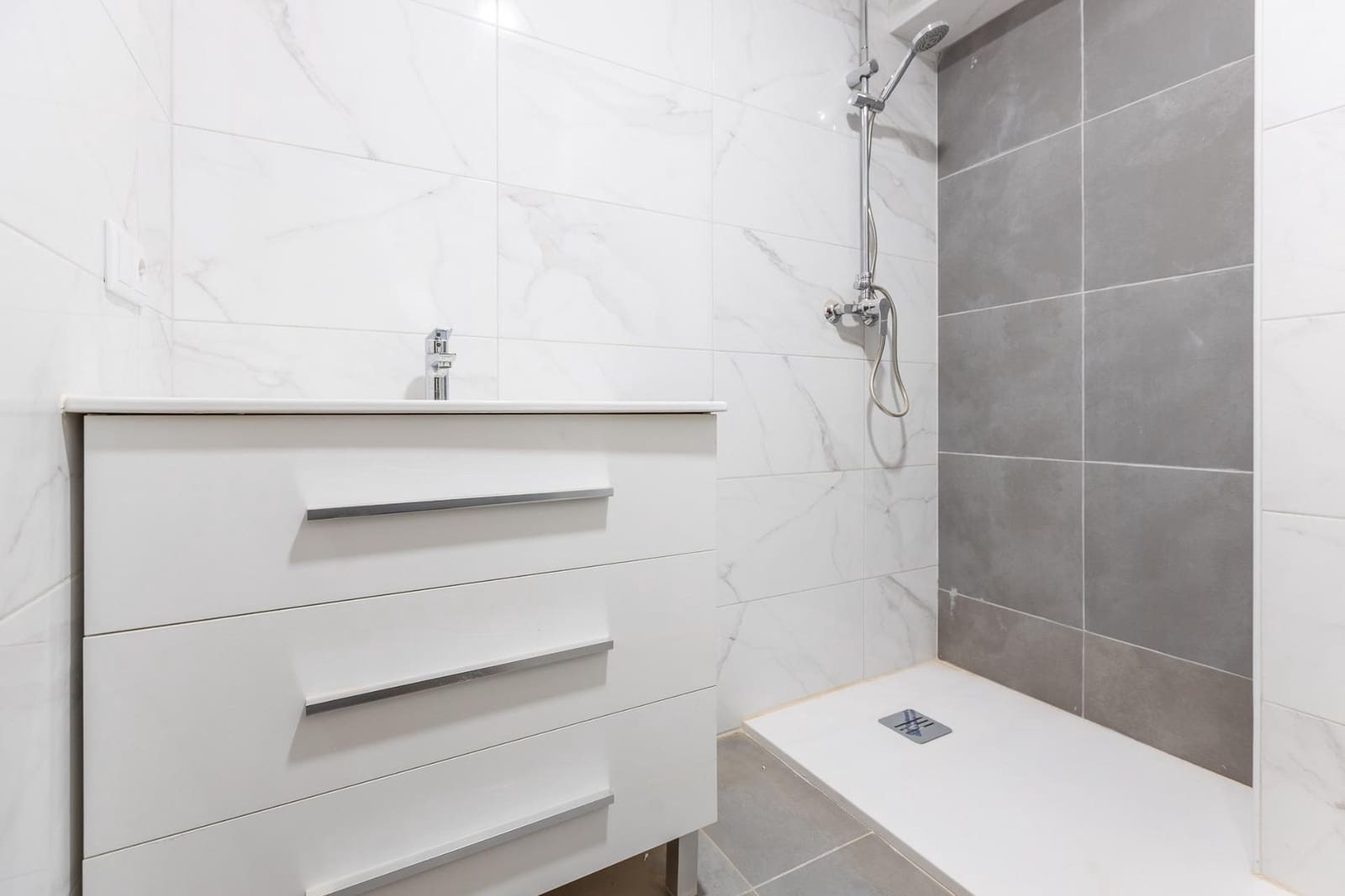 3 soveværelse Lejlighed til salg i A Coruna by - € 189.000 (Ref: 9794861)