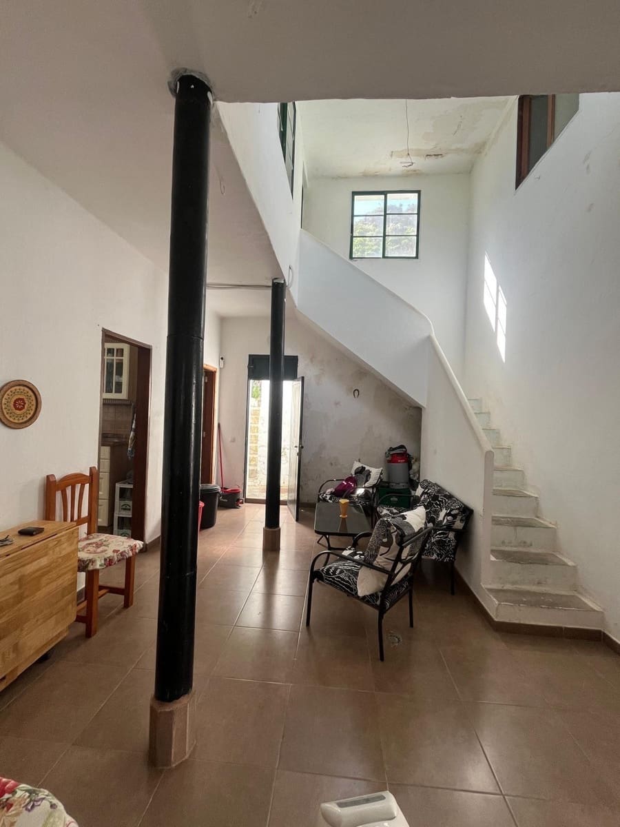 5 bedroom Finca/Country House for sale in Teror with garage - € 295,000 (Ref: 9794864)