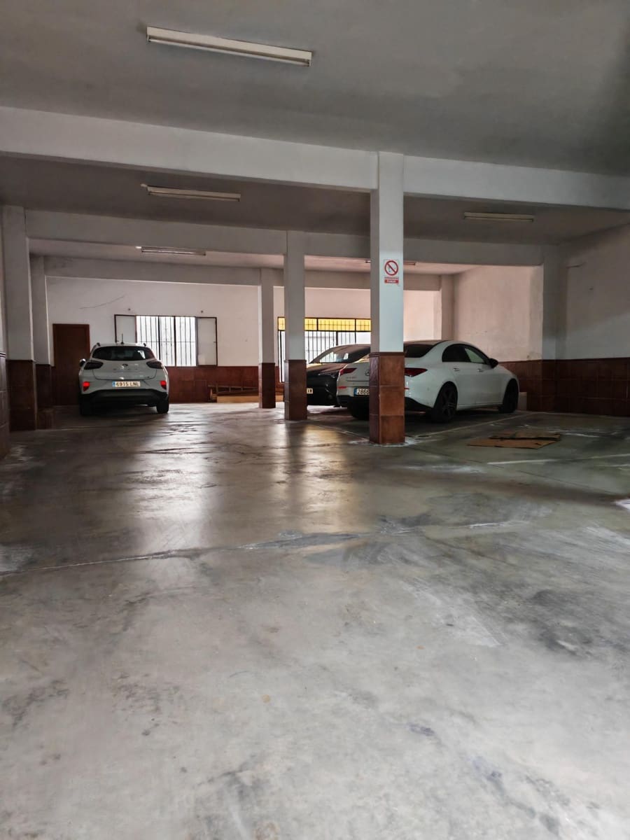 3 sypialnia Dom na sprzedaż w Brenes z garażem - 235 000 € (Ref: 9794866)