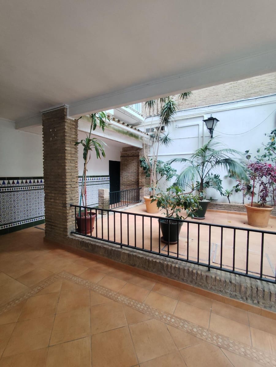 6 soveværelse Lejlighed til salg i Mairena del Aljarafe - € 270.000 (Ref: 9797305)