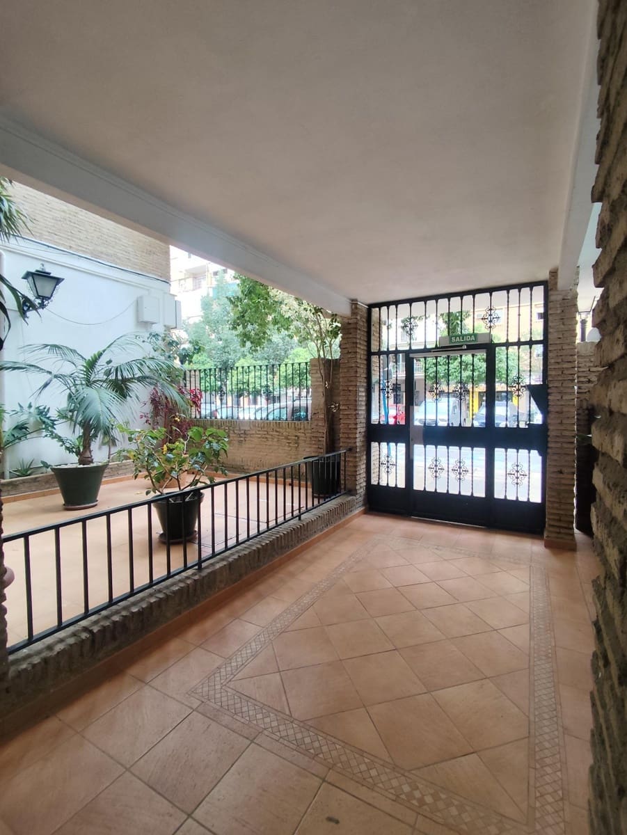 6 soveværelse Lejlighed til salg i Mairena del Aljarafe - € 270.000 (Ref: 9797305)