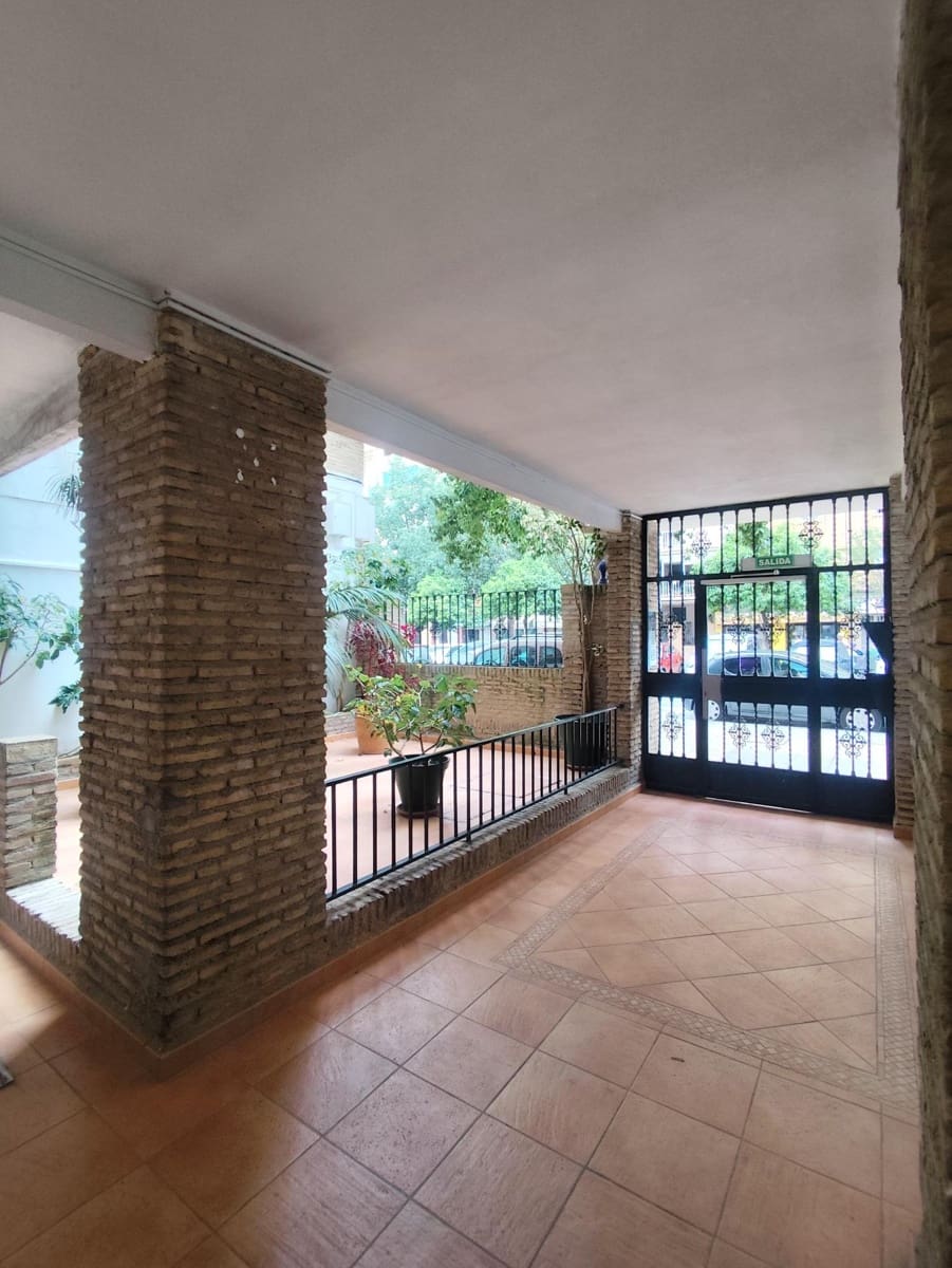 6 soveværelse Lejlighed til salg i Mairena del Aljarafe - € 270.000 (Ref: 9797305)