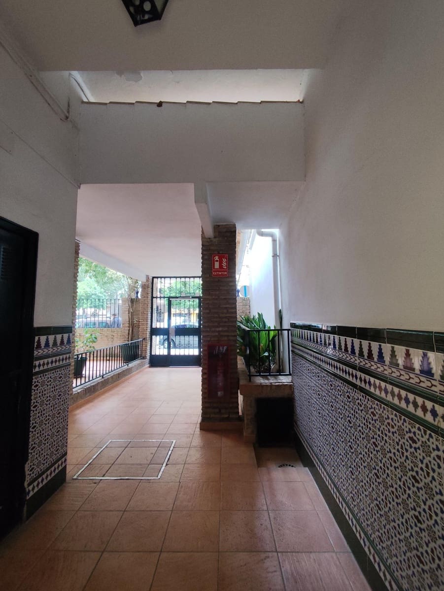 6 soveværelse Lejlighed til salg i Mairena del Aljarafe - € 270.000 (Ref: 9797305)