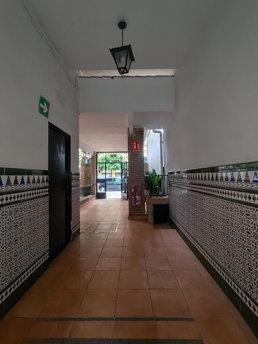 6 soveværelse Lejlighed til salg i Mairena del Aljarafe - € 270.000 (Ref: 9797305)