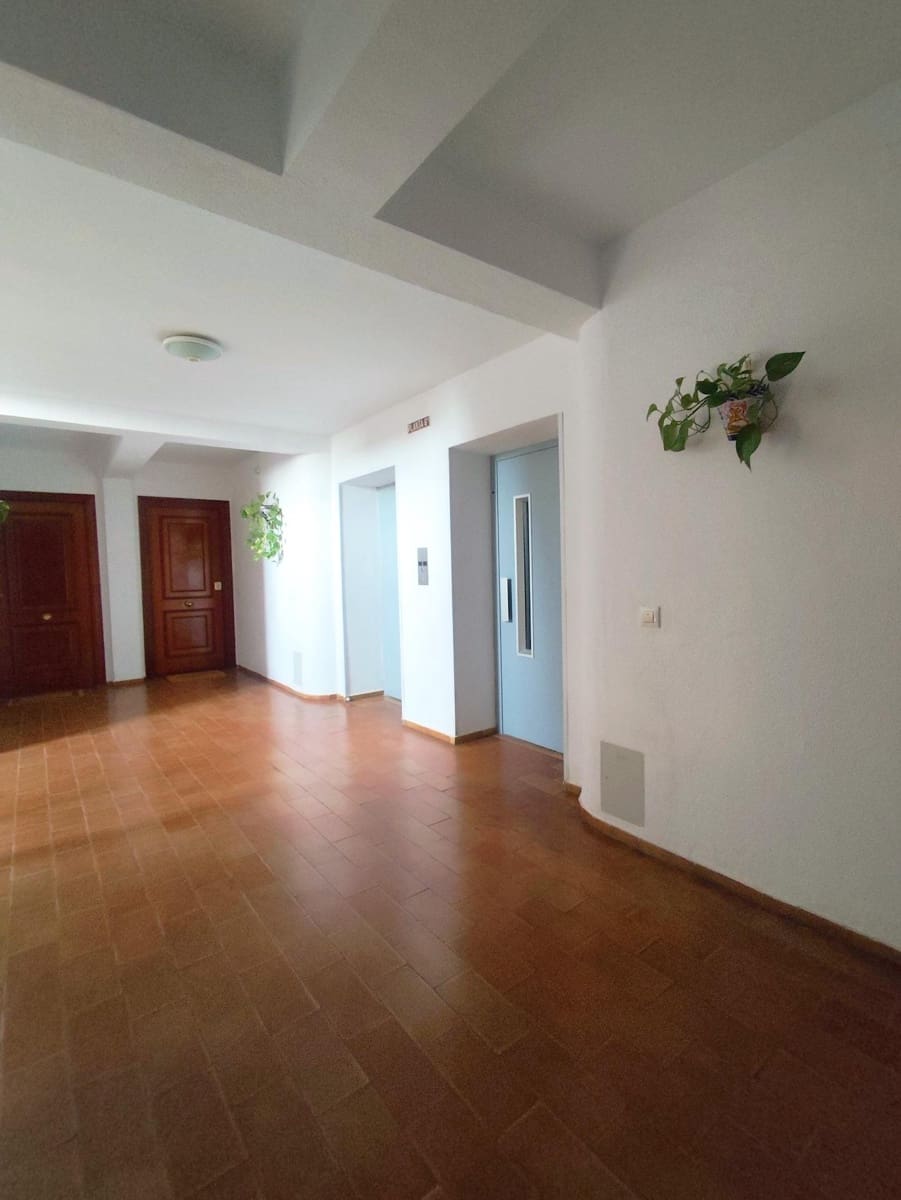 6 soveværelse Lejlighed til salg i Mairena del Aljarafe - € 270.000 (Ref: 9797305)