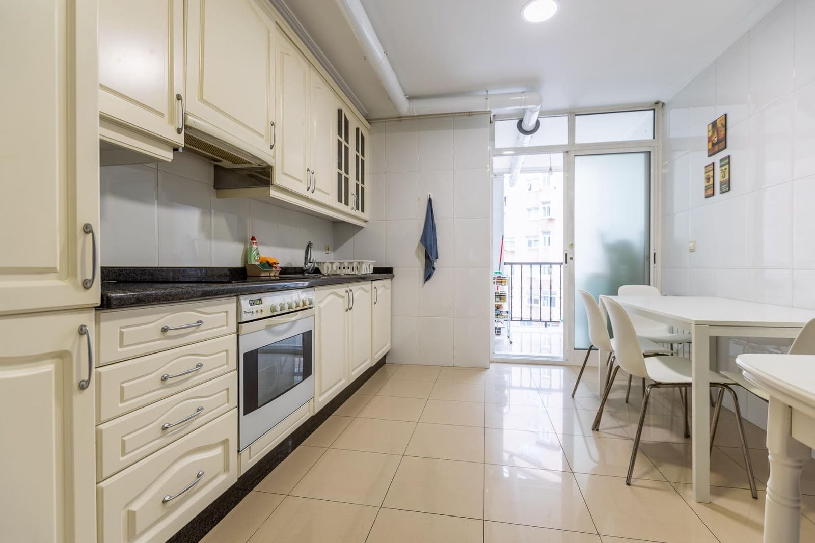 3 soveværelse Lejlighed til salg i A Coruna by - € 459.000 (Ref: 9797307)