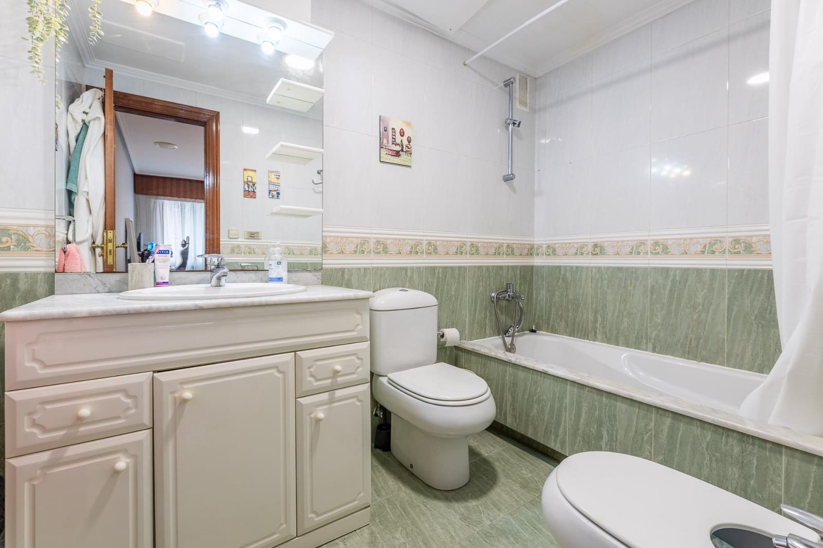 3 soveværelse Lejlighed til salg i A Coruna by - € 459.000 (Ref: 9797307)