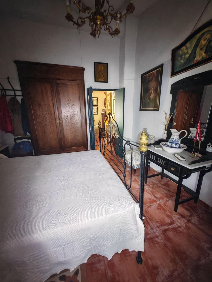 3 bedroom Finca/Country House for sale in Hornachos with garage - € 100,000 (Ref: 9808165)