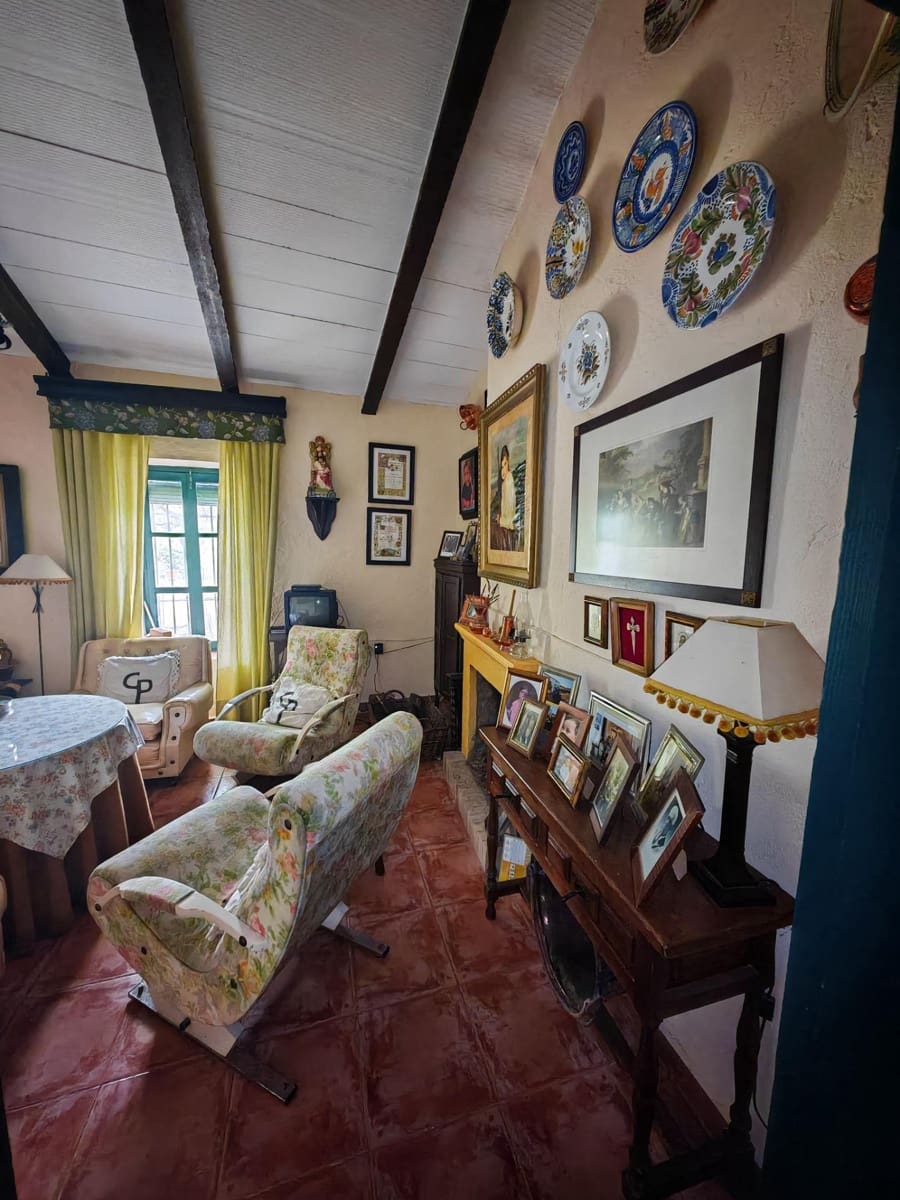 3 bedroom Finca/Country House for sale in Hornachos with garage - € 100,000 (Ref: 9808165)