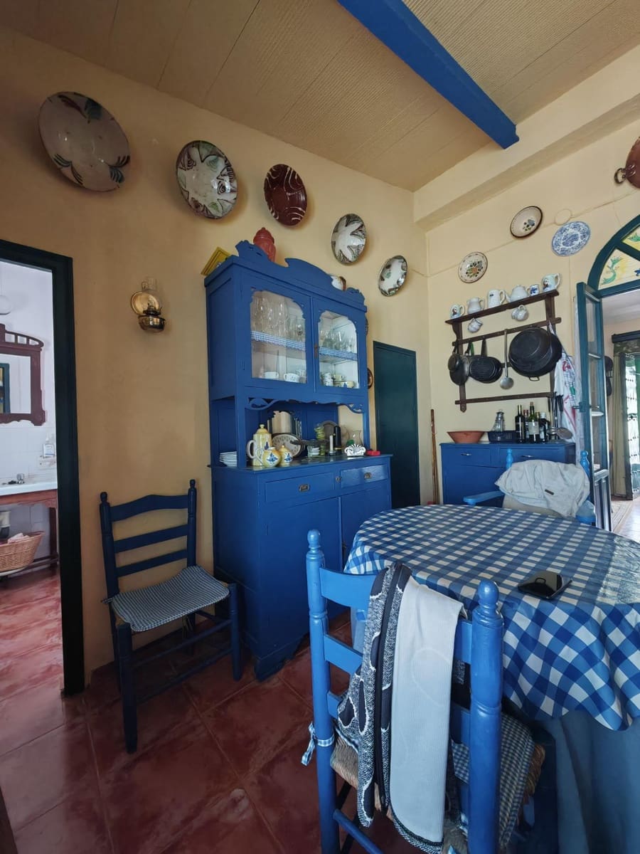 3 bedroom Finca/Country House for sale in Hornachos with garage - € 100,000 (Ref: 9808165)