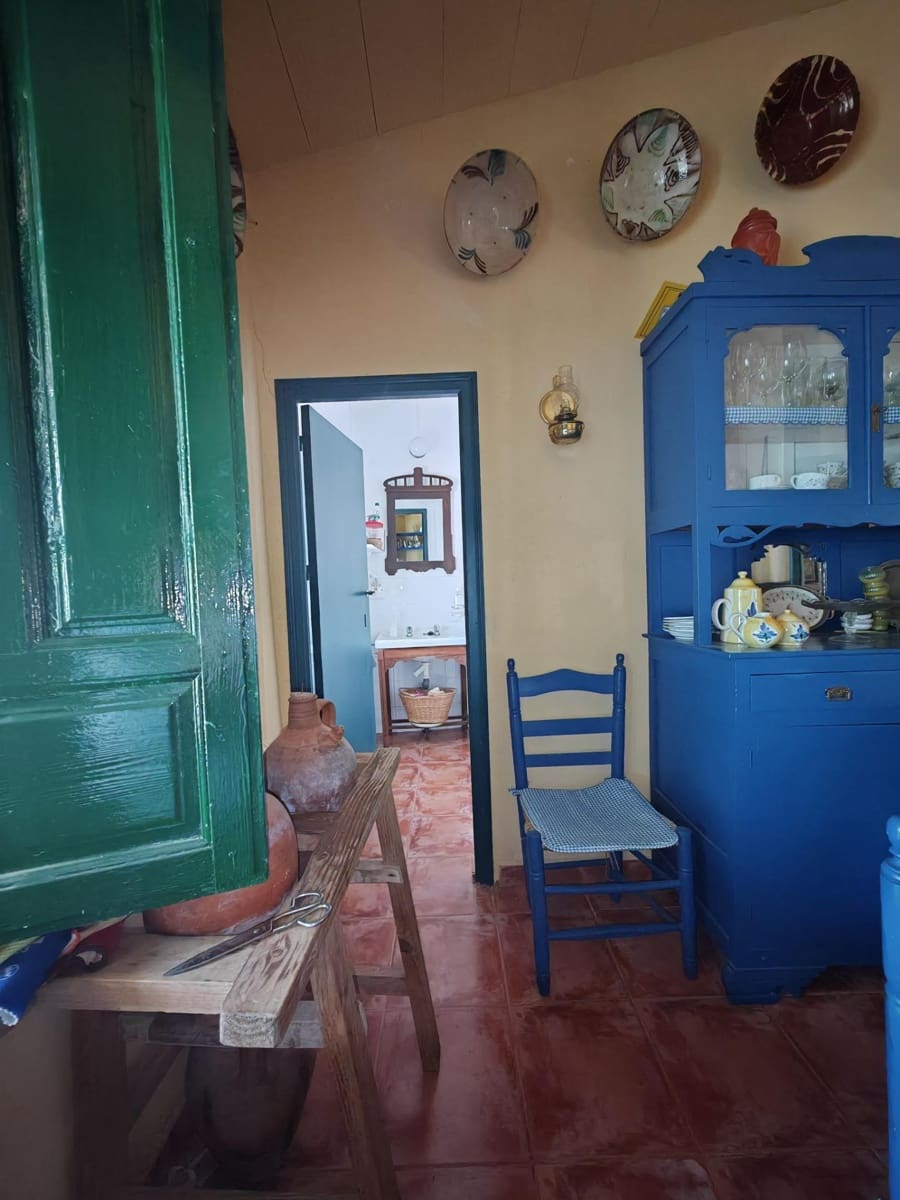3 bedroom Finca/Country House for sale in Hornachos with garage - € 100,000 (Ref: 9808165)