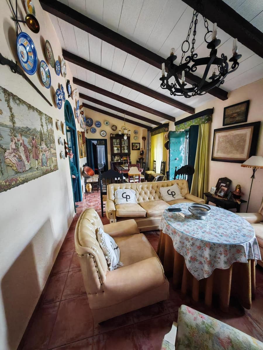 3 bedroom Finca/Country House for sale in Hornachos with garage - € 100,000 (Ref: 9808165)