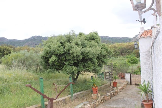 3 bedroom Finca/Country House for sale in Hornachos with garage - € 100,000 (Ref: 9808165)