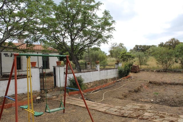 3 bedroom Finca/Country House for sale in Hornachos with garage - € 100,000 (Ref: 9808165)