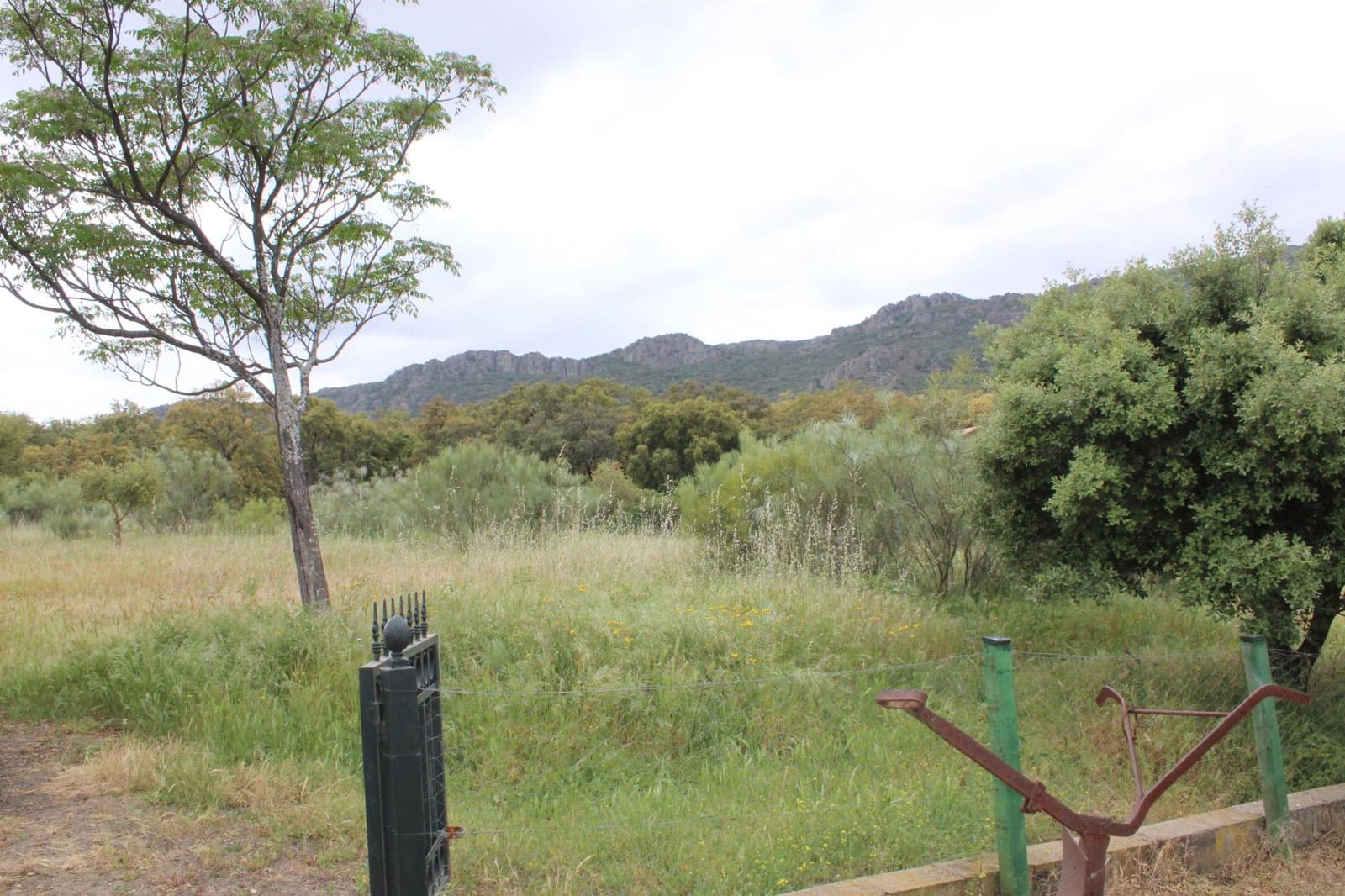 3 bedroom Finca/Country House for sale in Hornachos with garage - € 100,000 (Ref: 9808165)