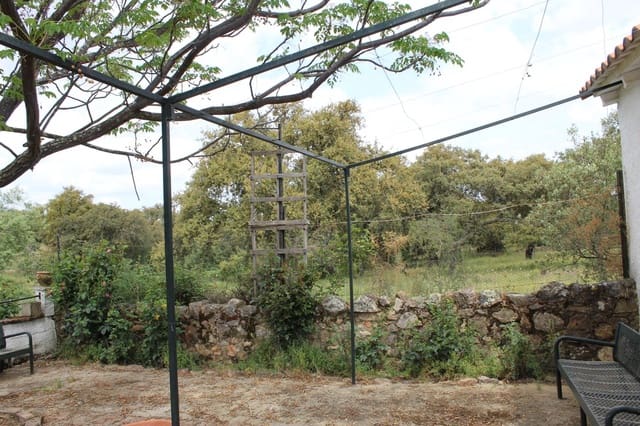 3 bedroom Finca/Country House for sale in Hornachos with garage - € 100,000 (Ref: 9808165)