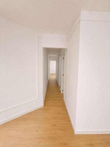 3 bedroom Flat for sale in Badalona - € 228,000 (Ref: 9818041)