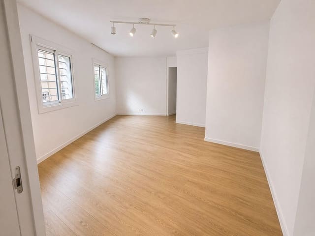 3 bedroom Flat for sale in Badalona - € 228,000 (Ref: 9818041)