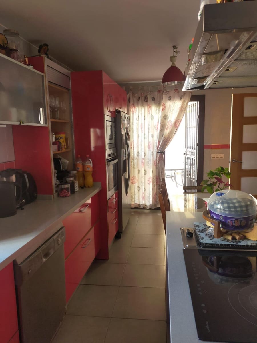 5 soveværelse Villa til salg i Cadiz by med swimmingpool garage - € 453.310 (Ref: 9818045)