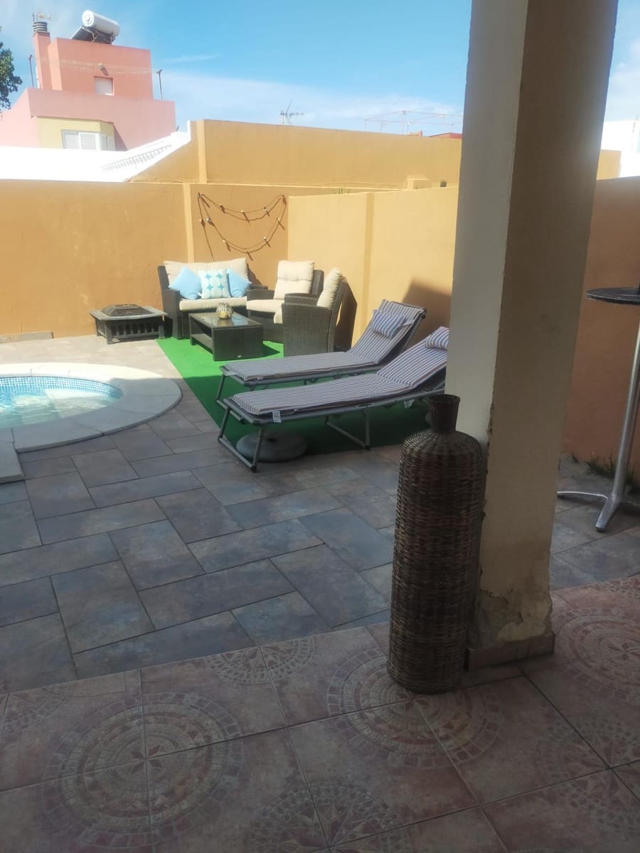 5 soveværelse Villa til salg i Cadiz by med swimmingpool garage - € 453.310 (Ref: 9818045)