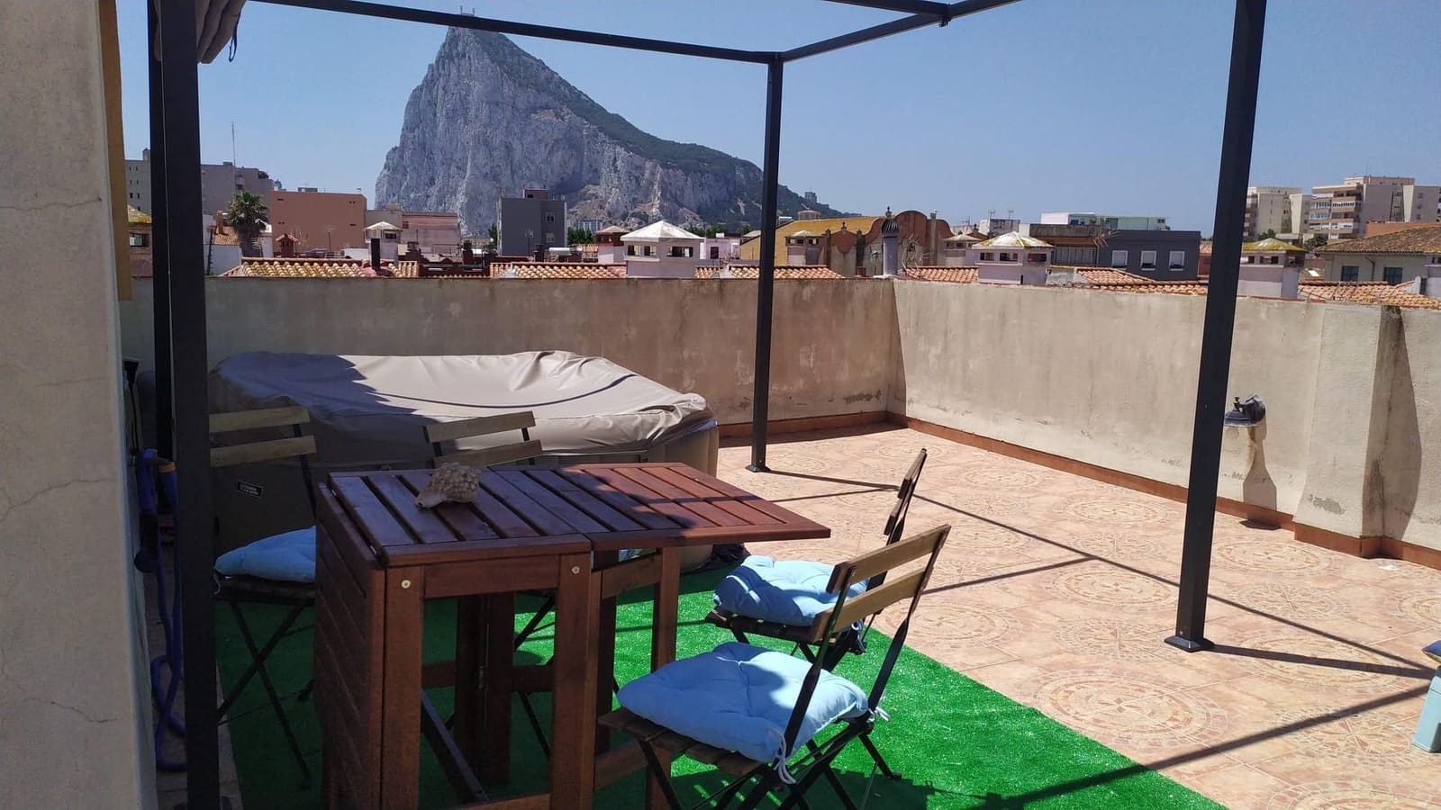 5 soveværelse Villa til salg i Cadiz by med swimmingpool garage - € 453.310 (Ref: 9818045)