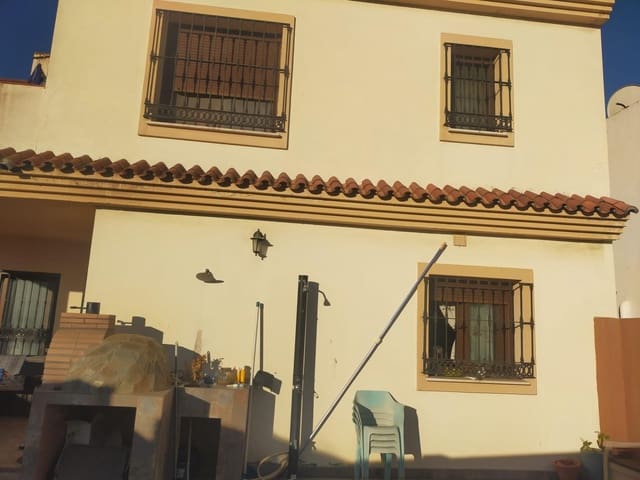 5 soveværelse Villa til salg i Cádiz by med swimmingpool garage - € 453.310 (Ref: 9818045)