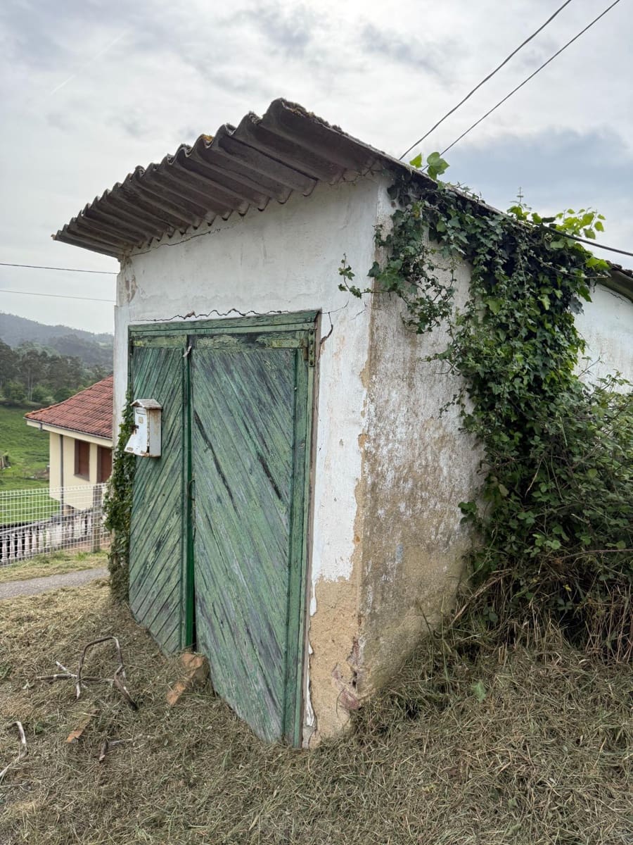2 bedroom Finca/Country House for sale in Llanera with garage - € 160,000 (Ref: 9818046)