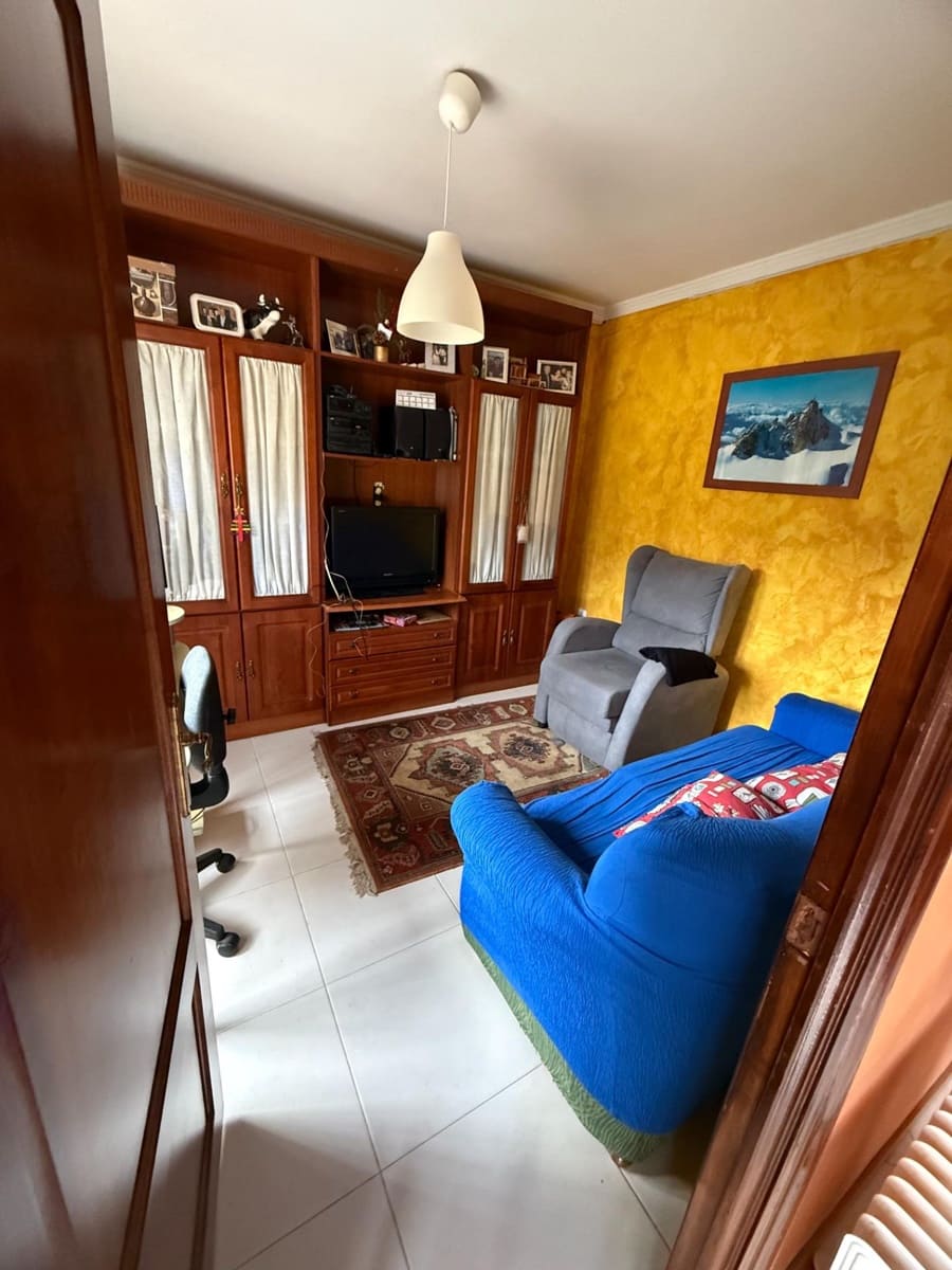 2 bedroom Finca/Country House for sale in Llanera with garage - € 160,000 (Ref: 9818046)