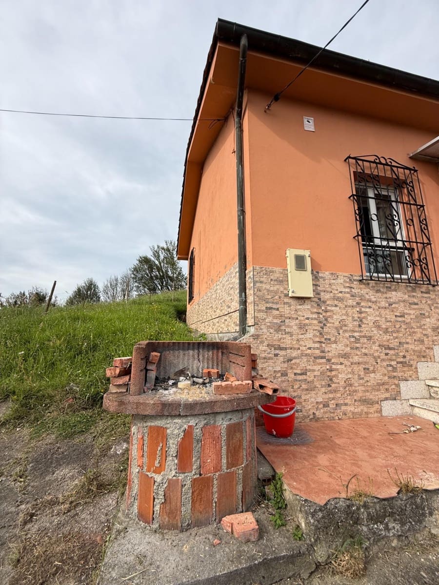 2 bedroom Finca/Country House for sale in Llanera with garage - € 160,000 (Ref: 9818046)