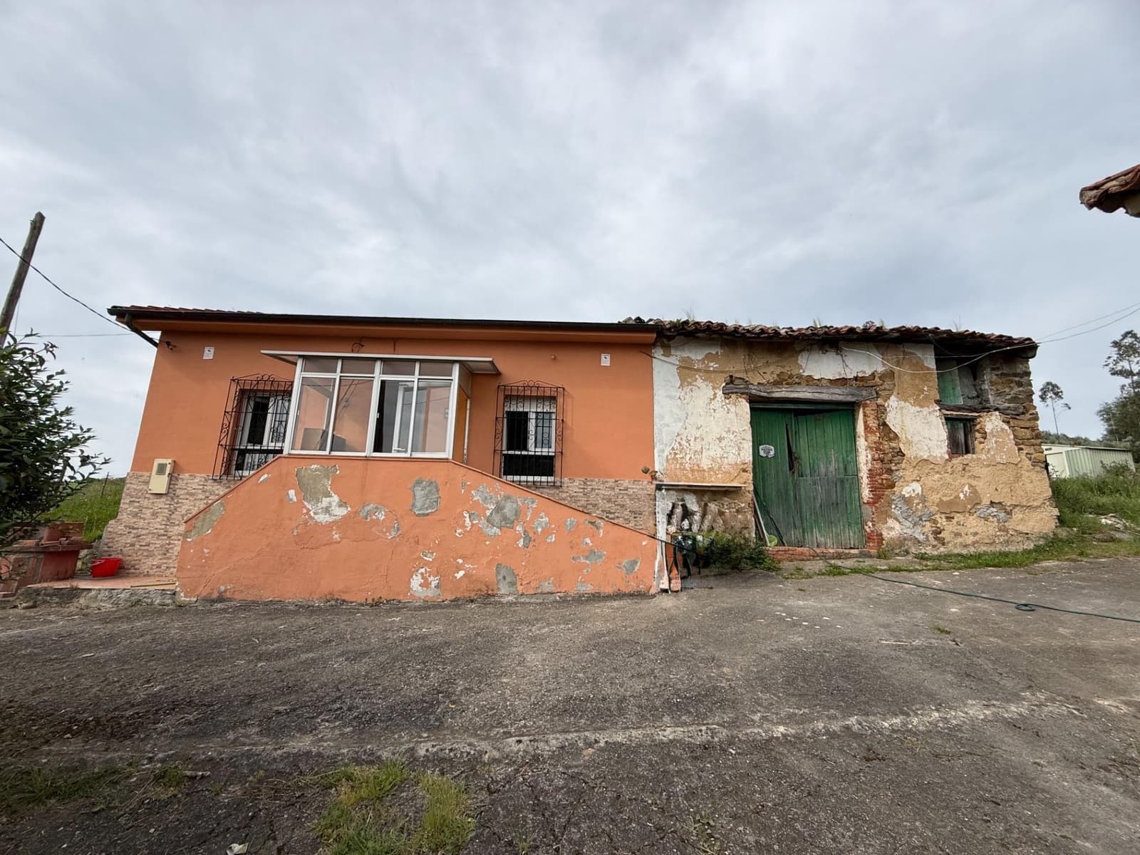 2 bedroom Finca/Country House for sale in Llanera with garage - € 160,000 (Ref: 9818046)
