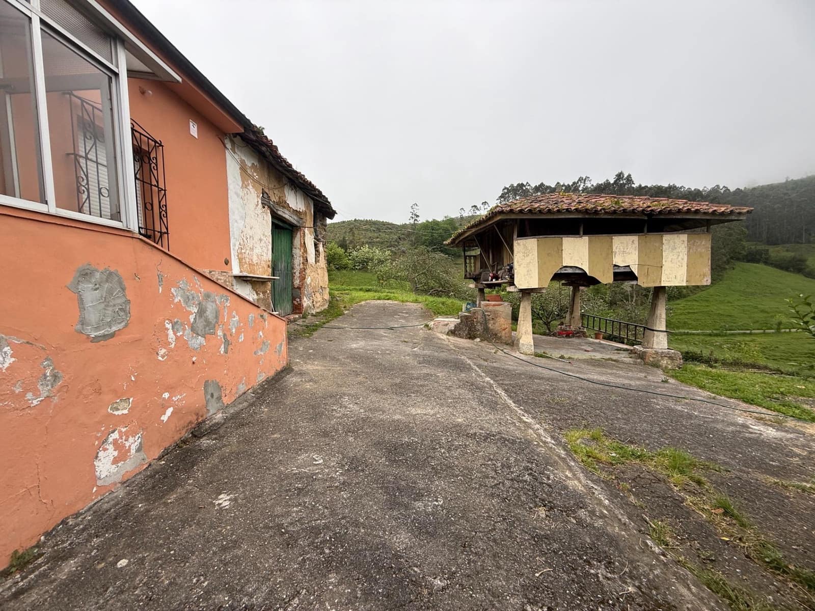 2 bedroom Finca/Country House for sale in Llanera with garage - € 160,000 (Ref: 9818046)