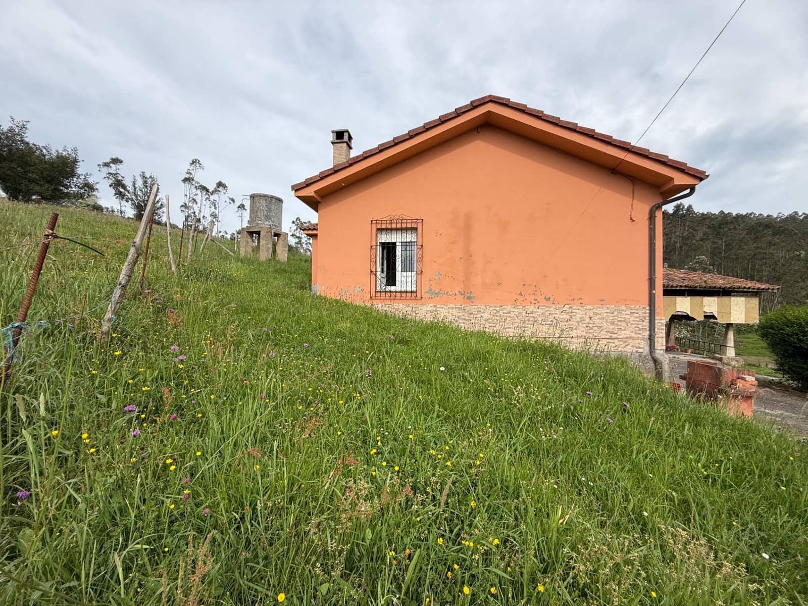 2 bedroom Finca/Country House for sale in Llanera with garage - € 160,000 (Ref: 9818046)