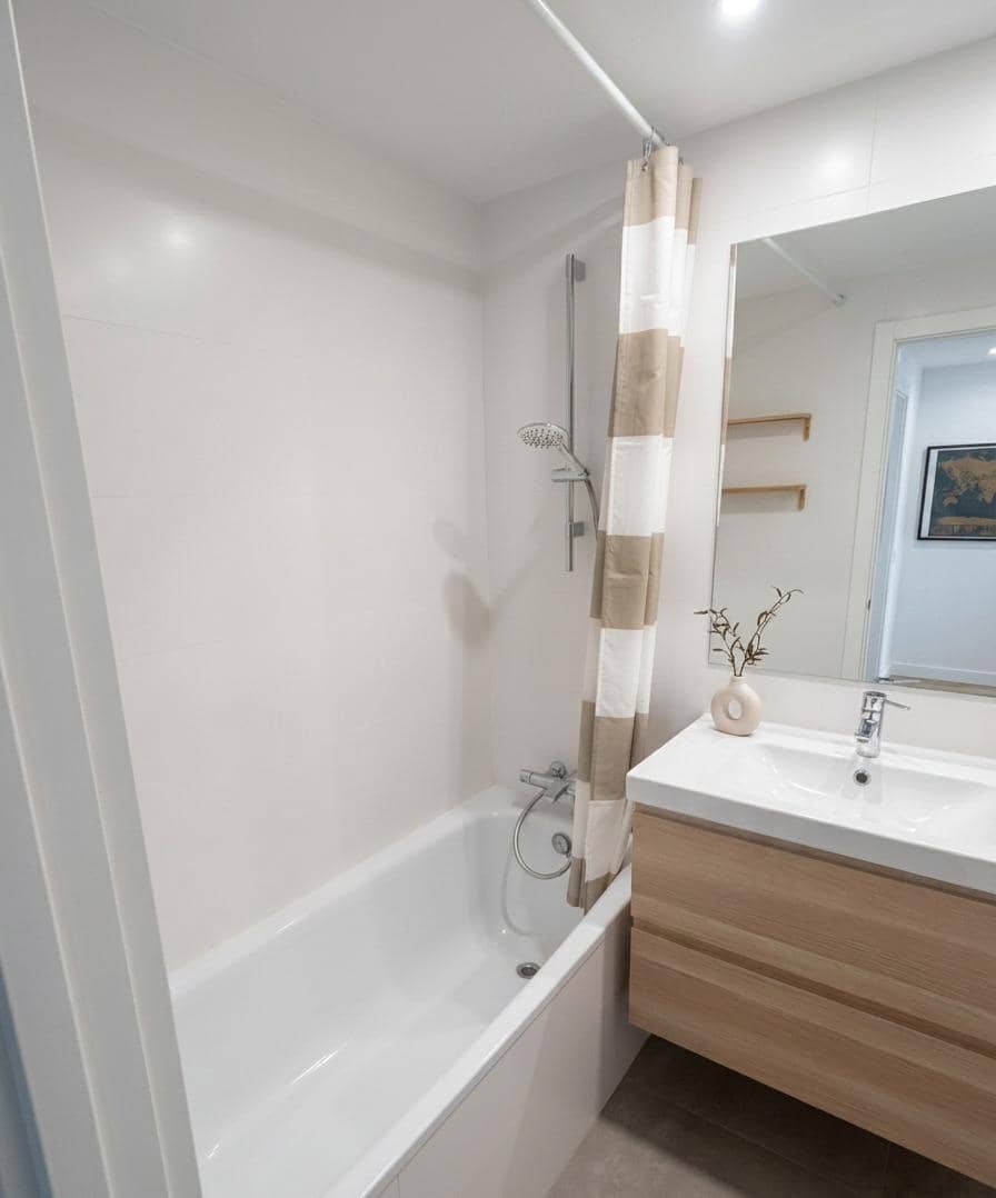 3 sypialnia Mieszkanie na sprzedaż w Miasto Madryt z basenem garażem - 750 000 € (Ref: 9820376)