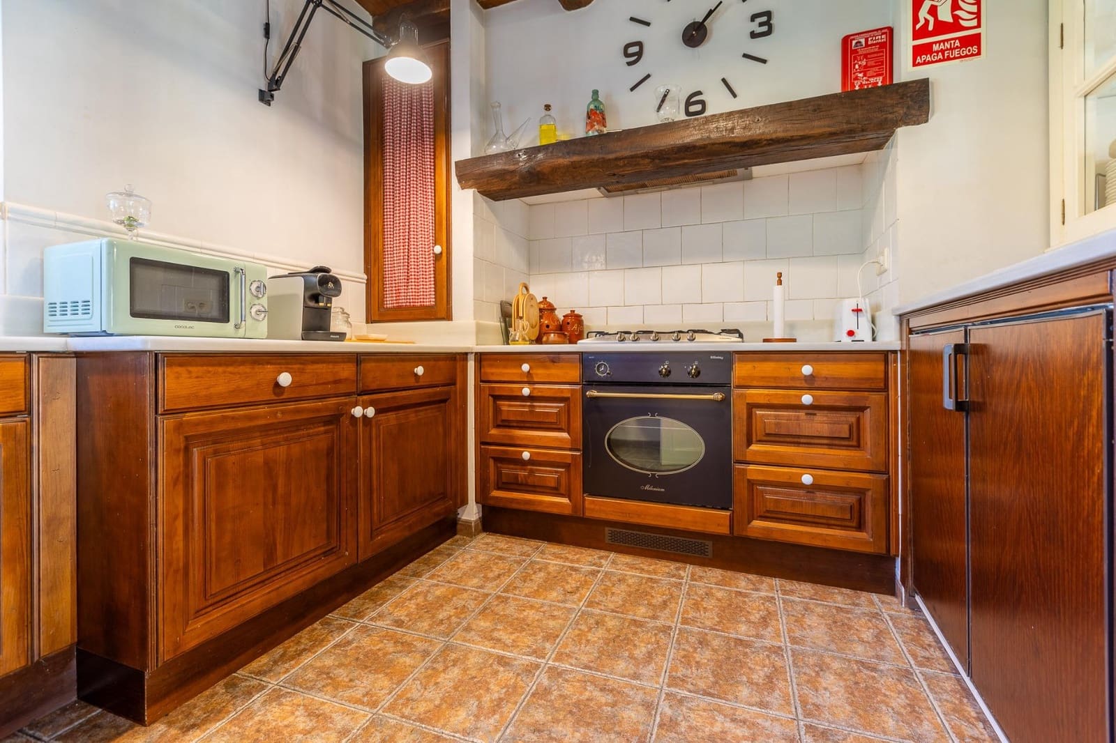 3 soveværelse Villa til salg i Oza-Cesuras med swimmingpool garage - € 1.350.000 (Ref: 9820377)