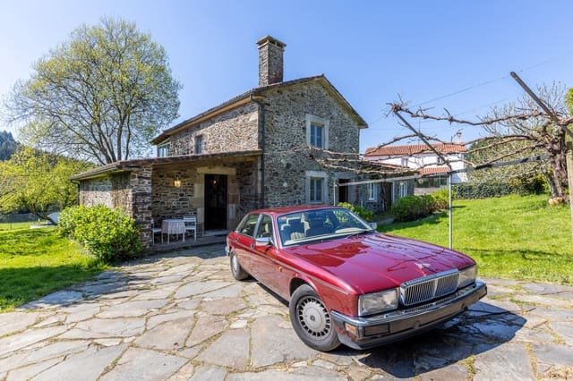 3 soveværelse Villa til salg i Oza-Cesuras med swimmingpool garage - € 1.350.000 (Ref: 9820377)