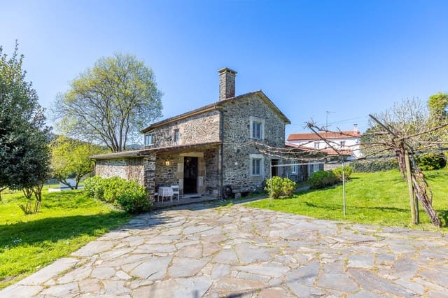 3 soveværelse Villa til salg i Oza-Cesuras med swimmingpool garage - € 1.350.000 (Ref: 9820377)