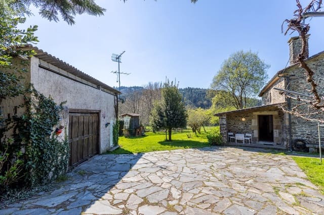 3 soveværelse Villa til salg i Oza-Cesuras med swimmingpool garage - € 1.350.000 (Ref: 9820377)