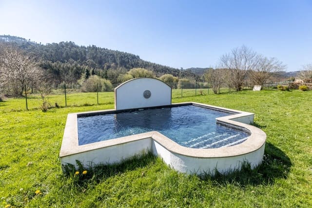3 soveværelse Villa til salg i Oza-Cesuras med swimmingpool garage - € 1.350.000 (Ref: 9820377)