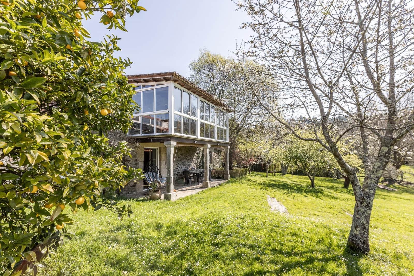 3 soveværelse Villa til salg i Oza-Cesuras med swimmingpool garage - € 1.350.000 (Ref: 9820377)