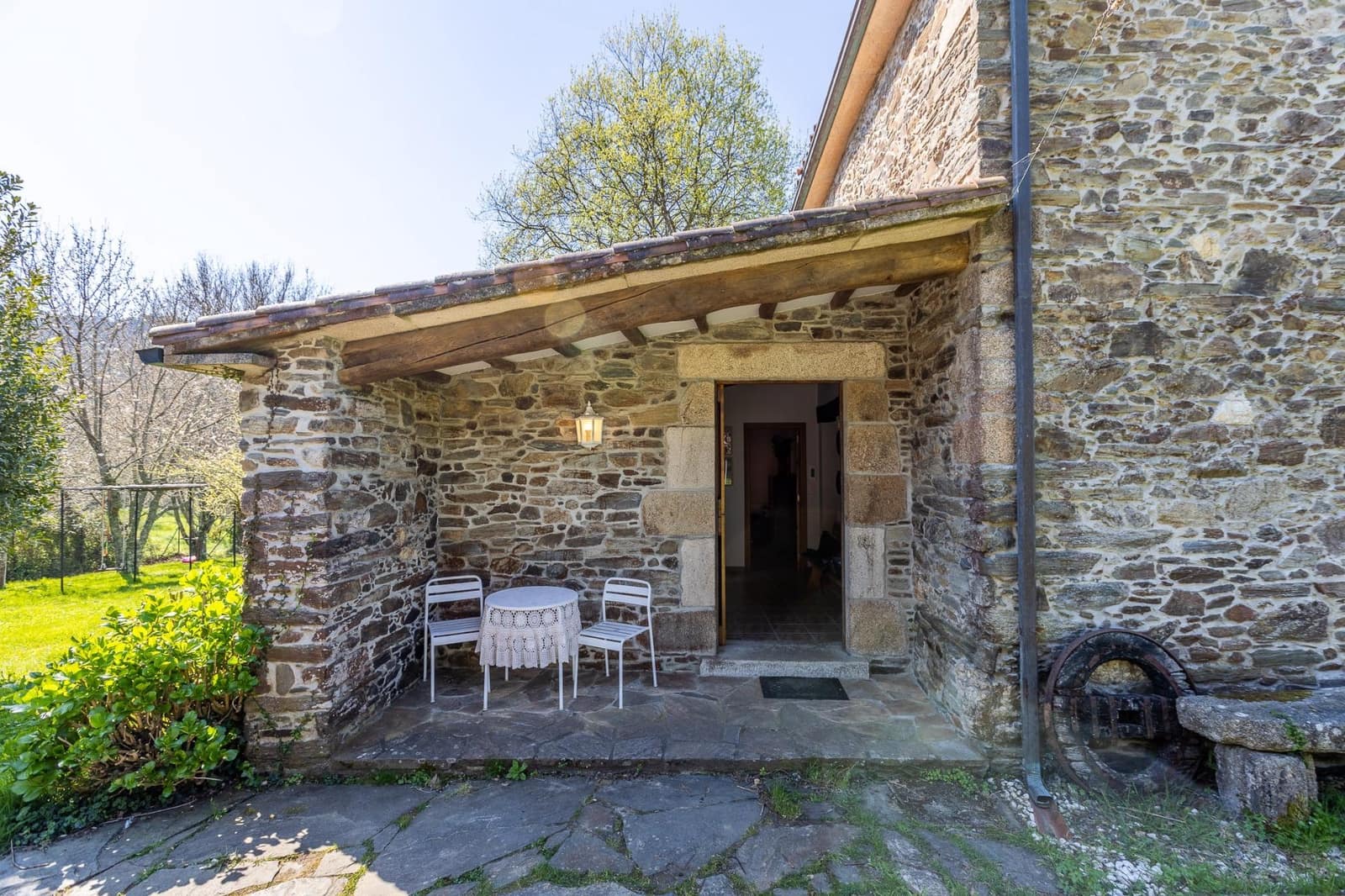 3 soveværelse Villa til salg i Oza-Cesuras med swimmingpool garage - € 1.350.000 (Ref: 9820377)