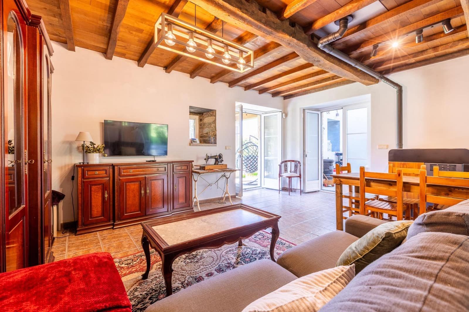 3 soveværelse Villa til salg i Oza-Cesuras med swimmingpool garage - € 1.350.000 (Ref: 9820377)